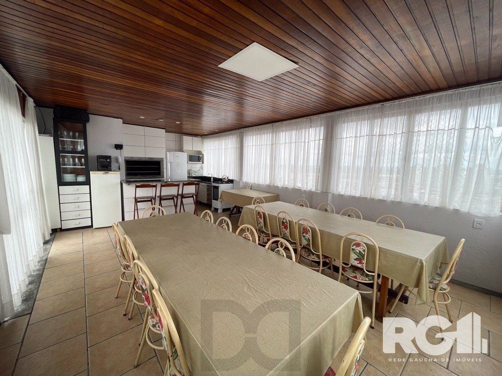 303m2 Apartamento com 5 dormitórios no centro da capital. — foto 31