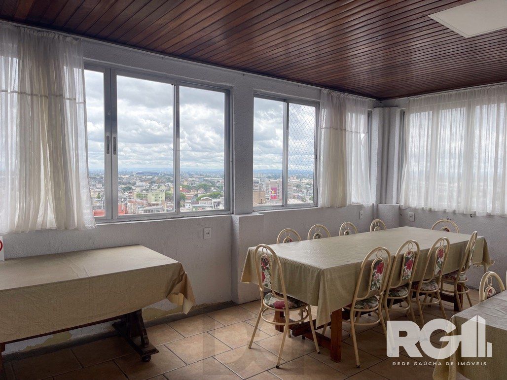 303m2 Apartamento com 5 dormitórios no centro da capital. — foto 33