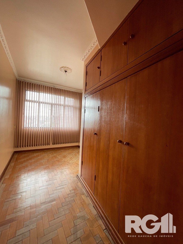 303m2 Apartamento com 5 dormitórios no centro da capital. — foto 19