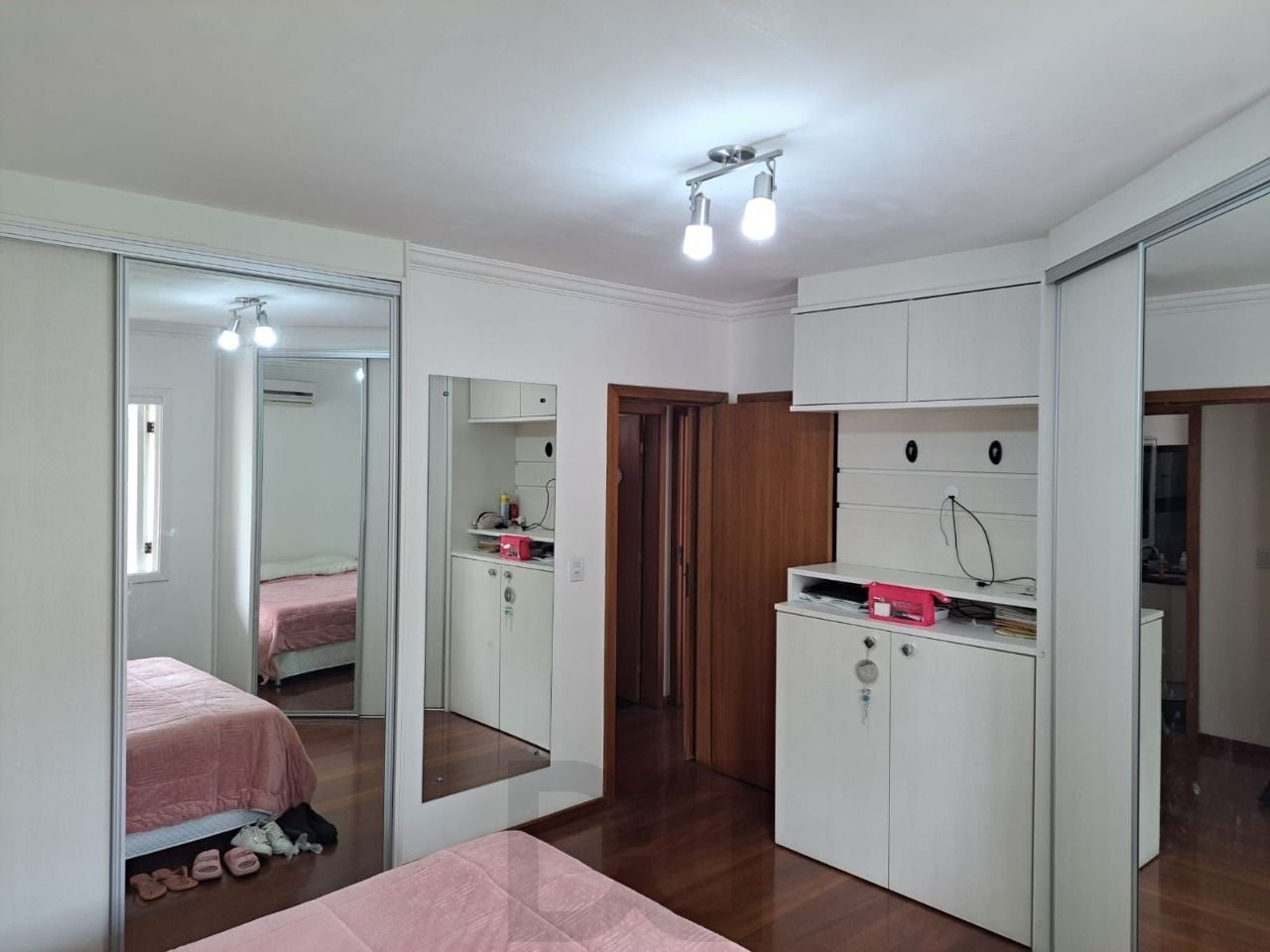 Sobrado 4 dormitorios com Excelente localização — foto 32