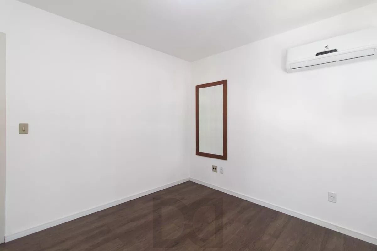 Excelente apto. no Bairro Partenon, com 52m2 de área útil, semi mobiliado, de 01 dormitório c/ uma vaga de garagem escriturada e coberta — foto 10