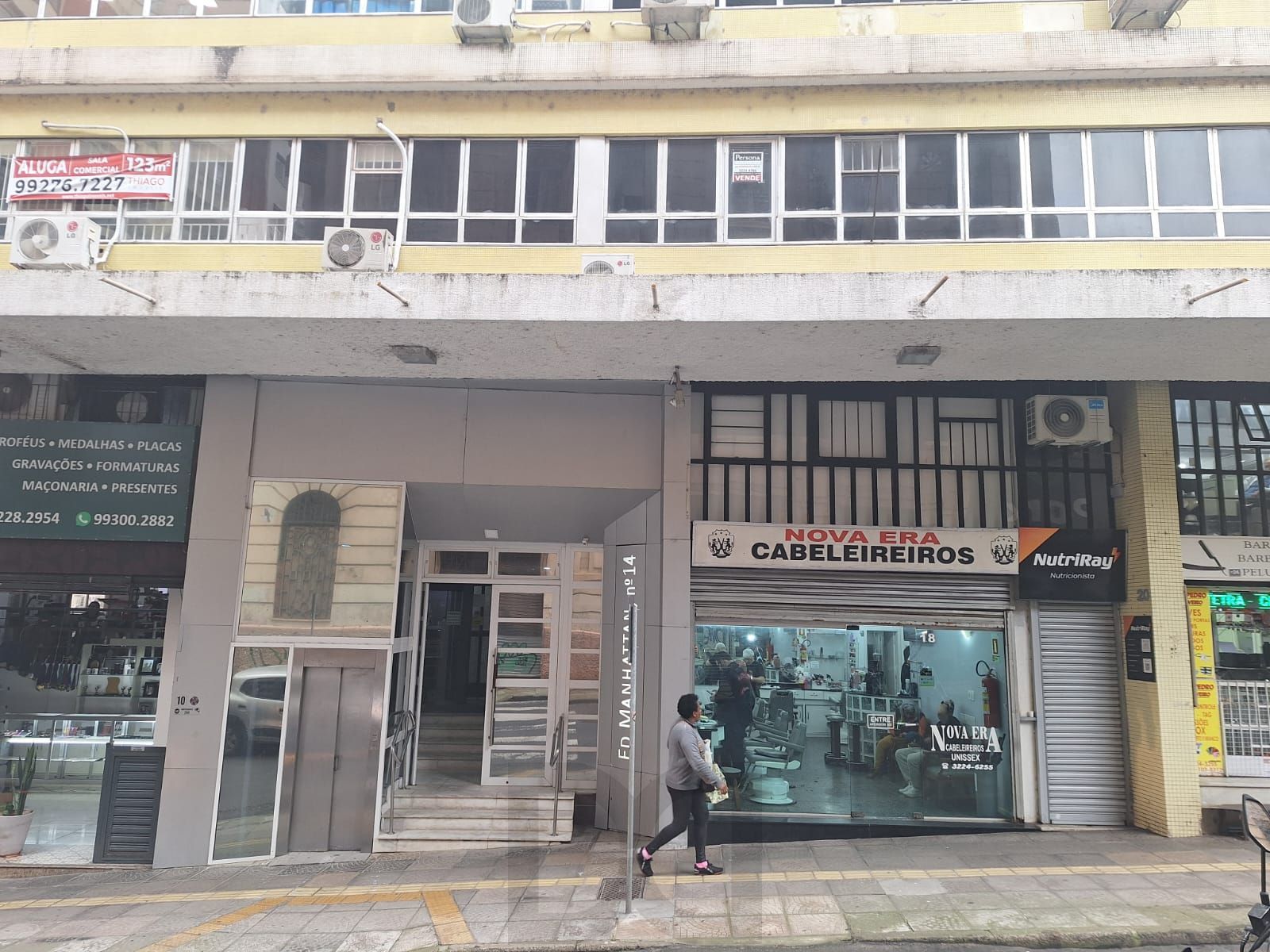 Excelente conjunto/sala c/123, 68 m2 privativo ,02 banheiro, 01 copa. Rua Andrade Neves. — foto 1