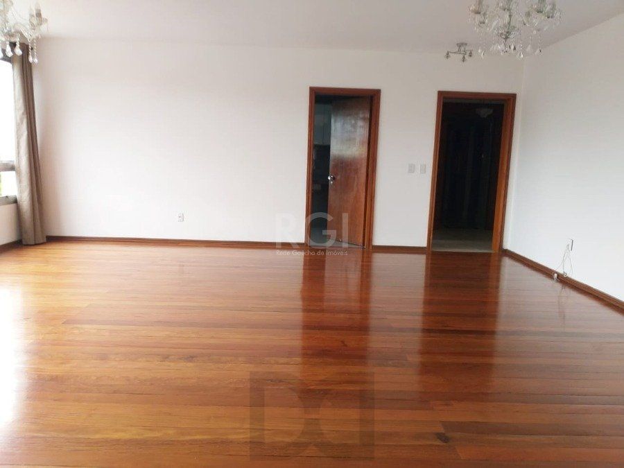 Apartamento para Venda - 130m², 3 dormitórios, sendo 1 suites, 2 vagas - Moinhos de Vento — foto 1