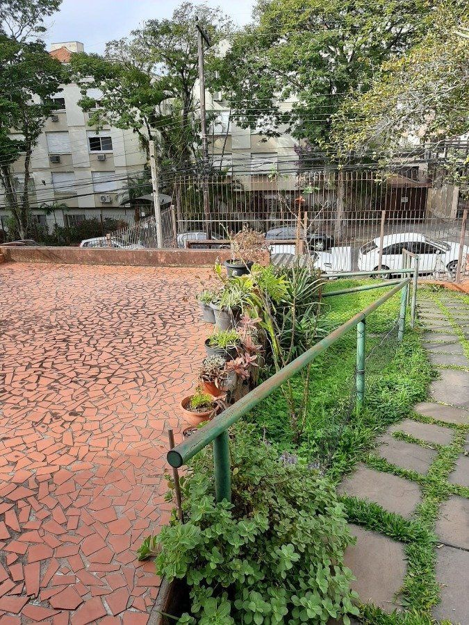 Excelente terreno na Honório Silveira Dias com 11,00 de frente, no meio aumenta para 13,40 m e 58,00 Próximo Zaffari Higienópolis — foto 2