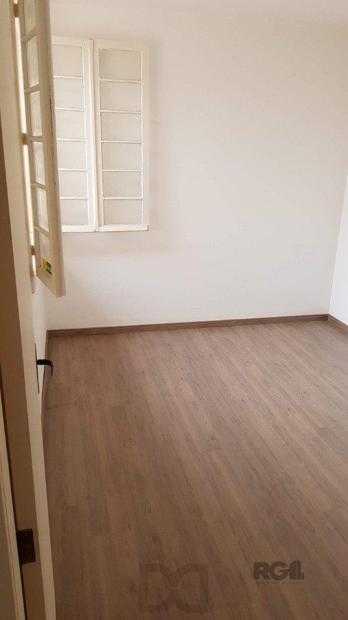 VENDA APARTAMENTO 2 DORMITÓRIOS, MENINO DEUS, REFORMADO,  BAIXA TAXA CONDOMINIAL, ENSOLARADO — foto 13