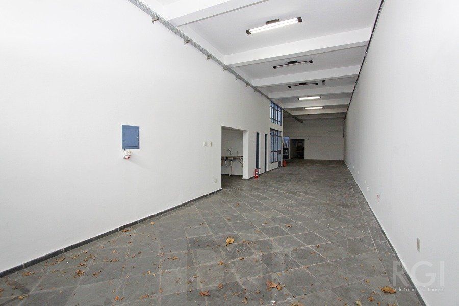PRÉDIO COMERCIAL PARA SEDE DE EMPRESA COM 400 m² na AVENIDA BAHIA, SÃO GERALDO, JUNTO AO RESTAURANTE KONKA Porto Alegre — foto 20