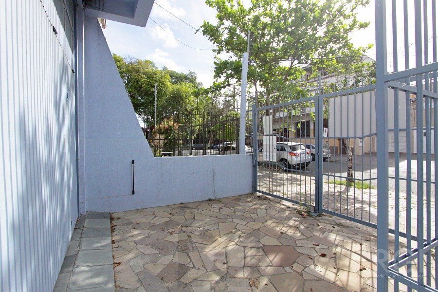 PRÉDIO COMERCIAL PARA SEDE DE EMPRESA COM 400 m² na AVENIDA BAHIA, SÃO GERALDO, JUNTO AO RESTAURANTE KONKA Porto Alegre — foto 3