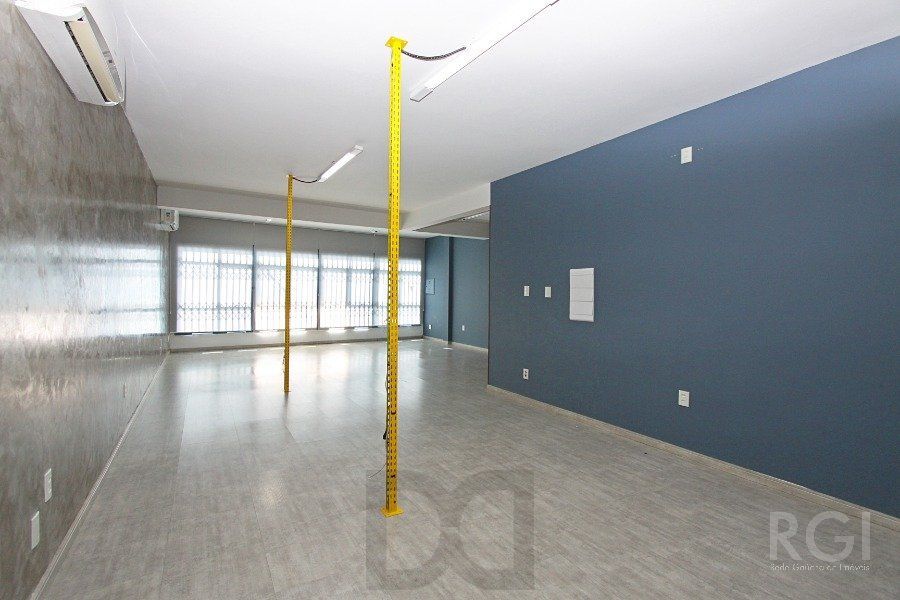 PRÉDIO COMERCIAL PARA SEDE DE EMPRESA COM 400 m² na AVENIDA BAHIA, SÃO GERALDO, JUNTO AO RESTAURANTE KONKA Porto Alegre — foto 8