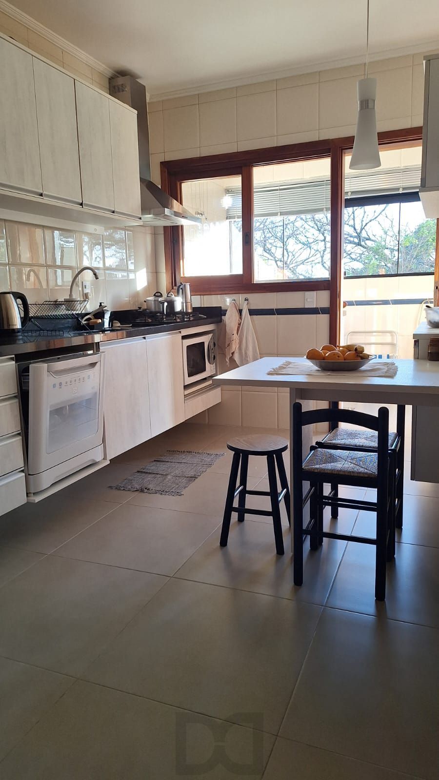 Apartamento de 2 domitórios, com varanda, churrasqueira, 2 vagas. — foto 10