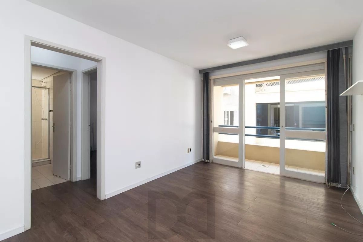 Excelente apto. no Bairro Partenon, com 52m2 de área útil, semi mobiliado, de 01 dormitório c/ uma vaga de garagem escriturada e coberta — foto 6