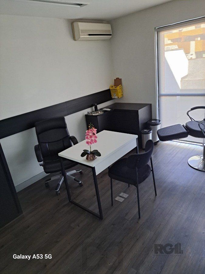 SALA COM 205,21 M2 DUAS VAGAS NA AUXILIADORA — foto 13