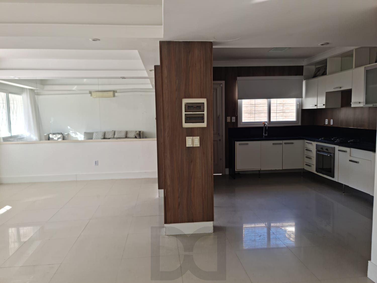 Linda casa com 5 dorm sendo 4 suites, 2 churrasqueiras e piscina — foto 7