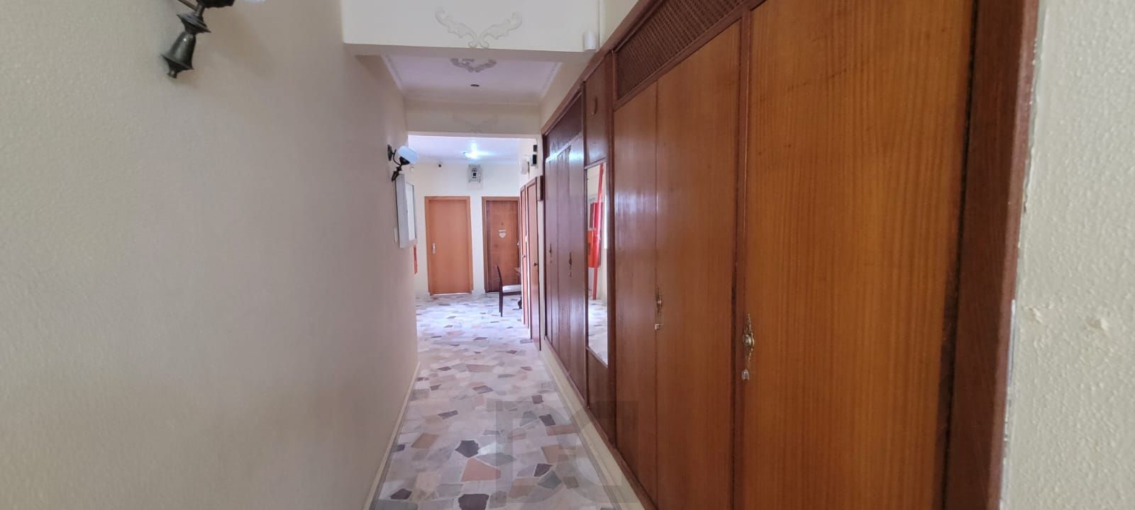 Venda apartamento totalmente reformado, 3 dormitórios living amplo, ótima iluminação, lareira ecológica, centro histórico — foto 32