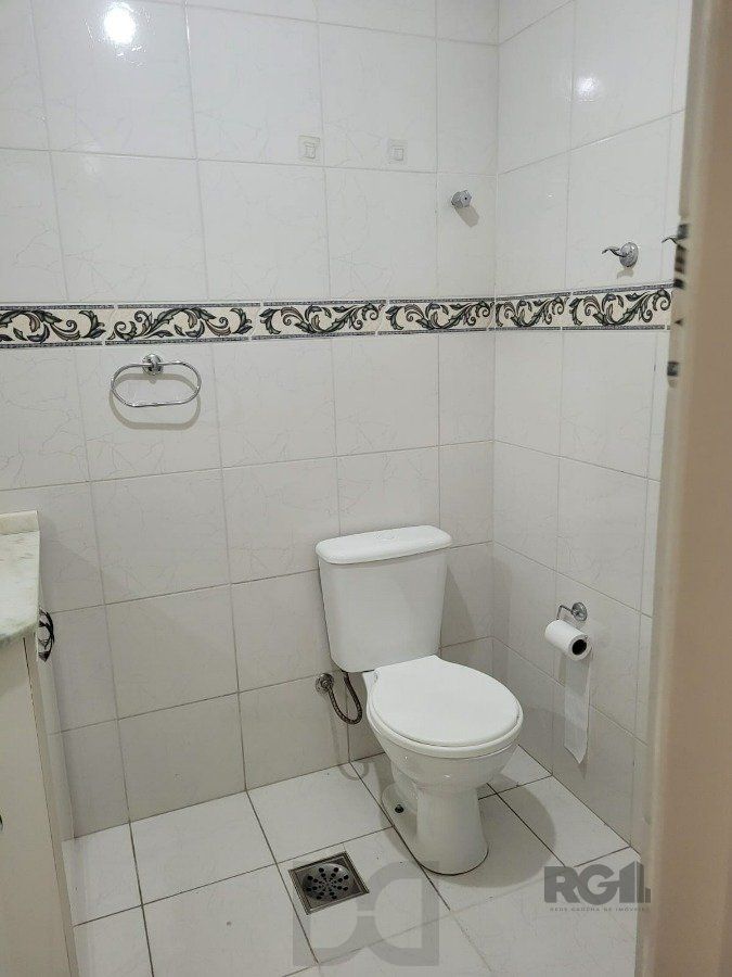 Apartamento 2 dormitórios com vaga no Bairro Cristal. — foto 7