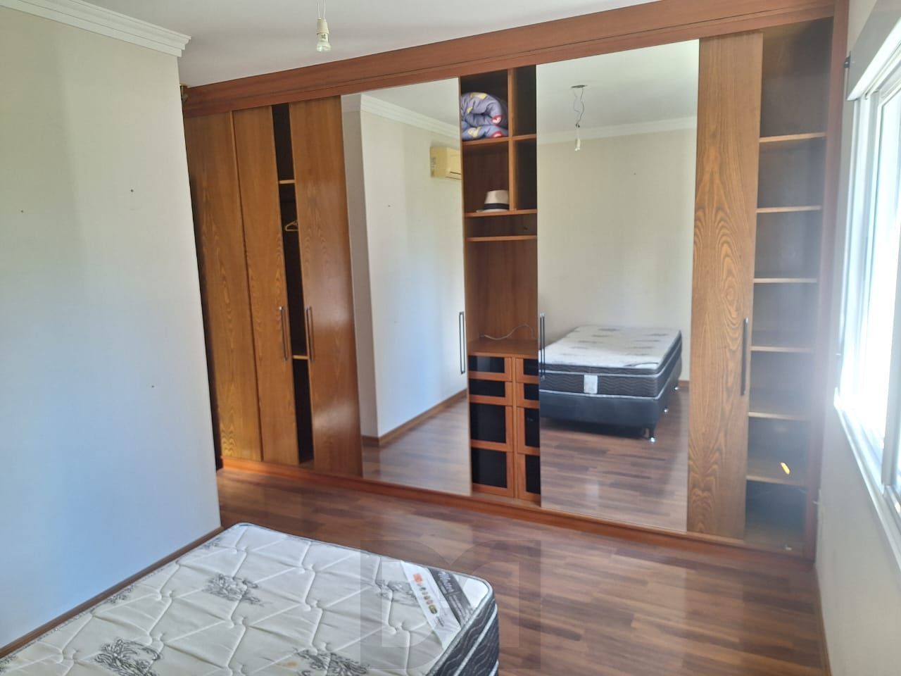 segundo dorm. c-armario parede-parede