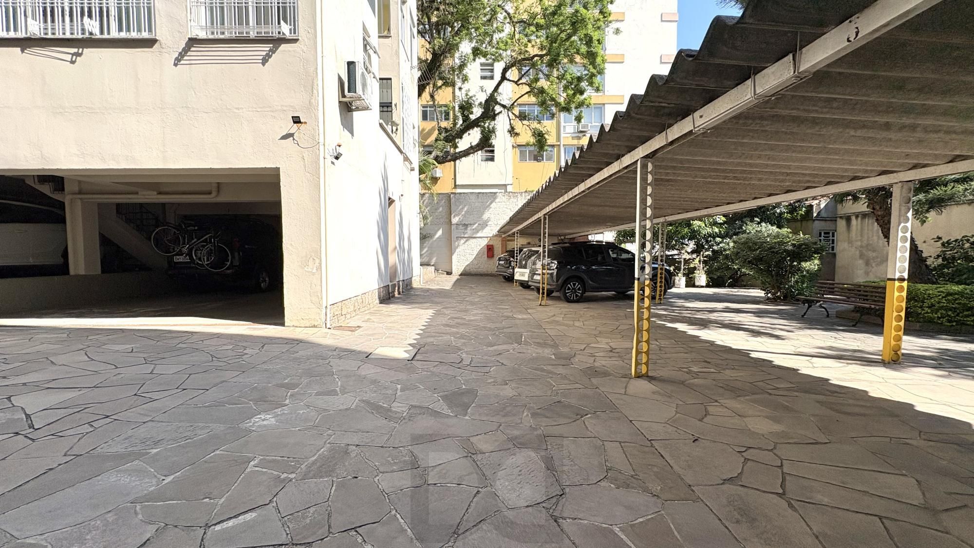 Maravilhoso apartamento no bairro Rio Branco próximo ao Zaffari Cabral , Igreja e colegio — foto 33