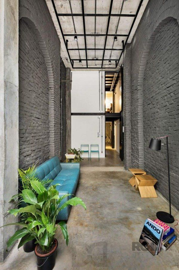 Prédio Comercial de Design Contemporâneo na Rua Coronel Fernando Machado, no Centro de Porto Alegre — foto 9
