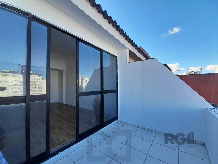 Sala duplex, 67,5m² privativos, boa orientação solar, fundos para a Protásio Alves — foto 11