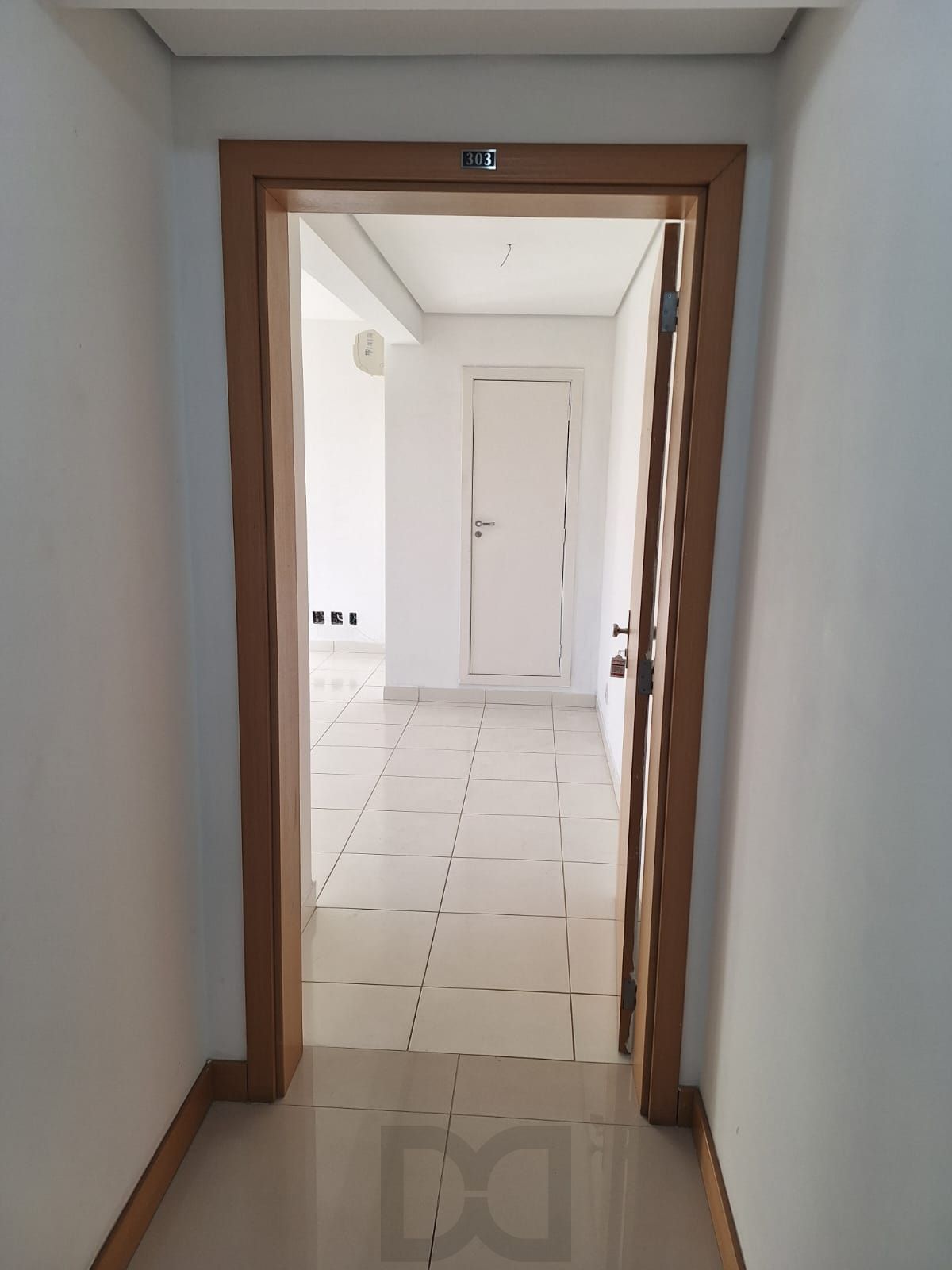 Sala coml. 33,82m2 Praia de Belas, mobiliada,01 vaga escrit. coberta — foto 3