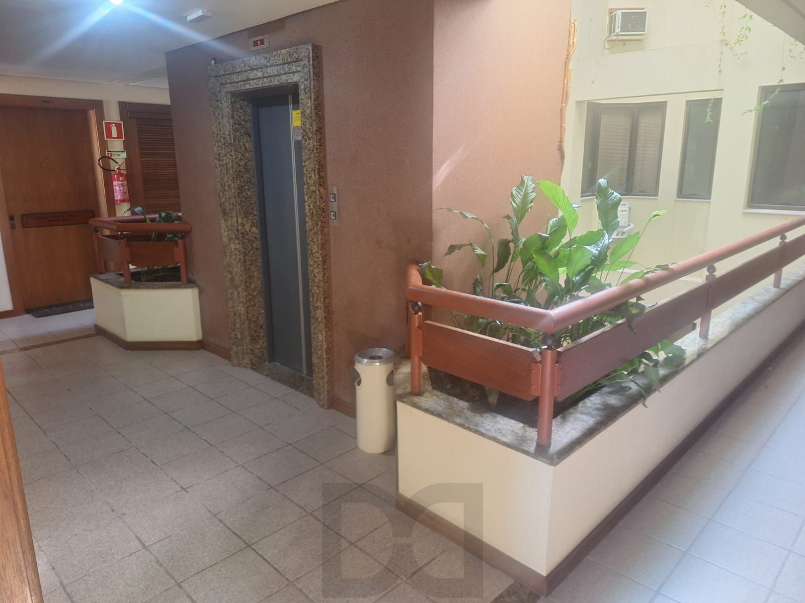 sala comercial com 53,00 m2 de área privativa, rua Alvares machado, prox. a Protásio Alves, — foto 8