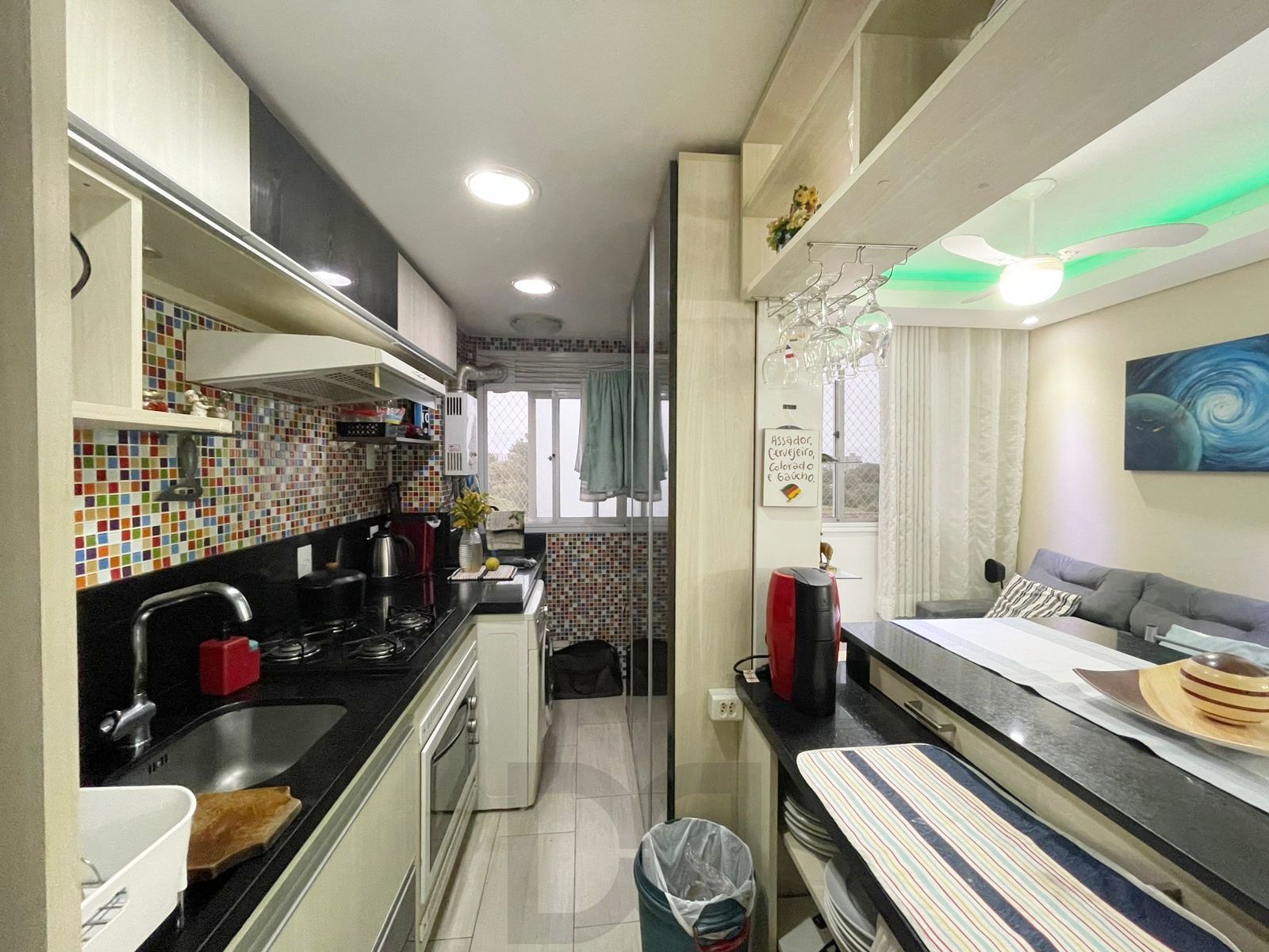 Excelente apartamento de 48,51m² com 2 dormitórios todo mobiliado, 1 banheiro com armário e vaga — foto 12