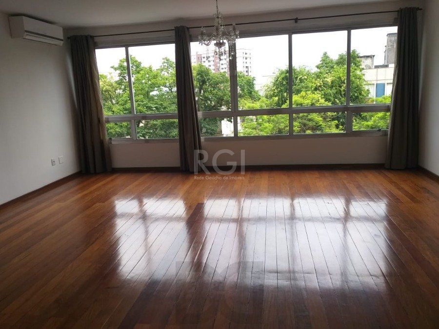 Apartamento para Venda - 130m², 3 dormitórios, sendo 1 suites, 2 vagas - Moinhos de Vento — foto 2