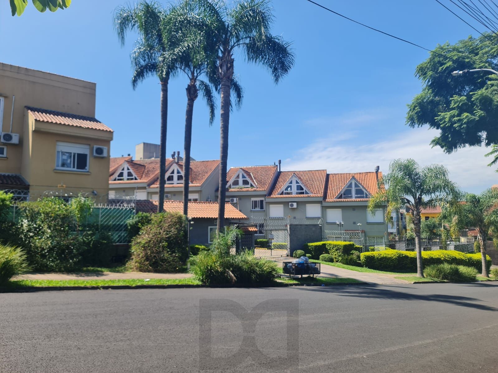 Casa em condominio no bairro Cristal — foto 1