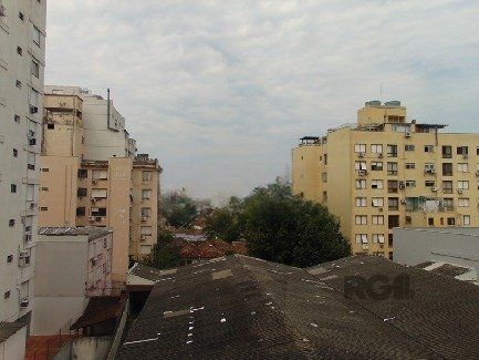 Ampla apartamento 3 dormitorios,living 2 ambientes na Cidade Baixa, com 2 garagem, — foto 11