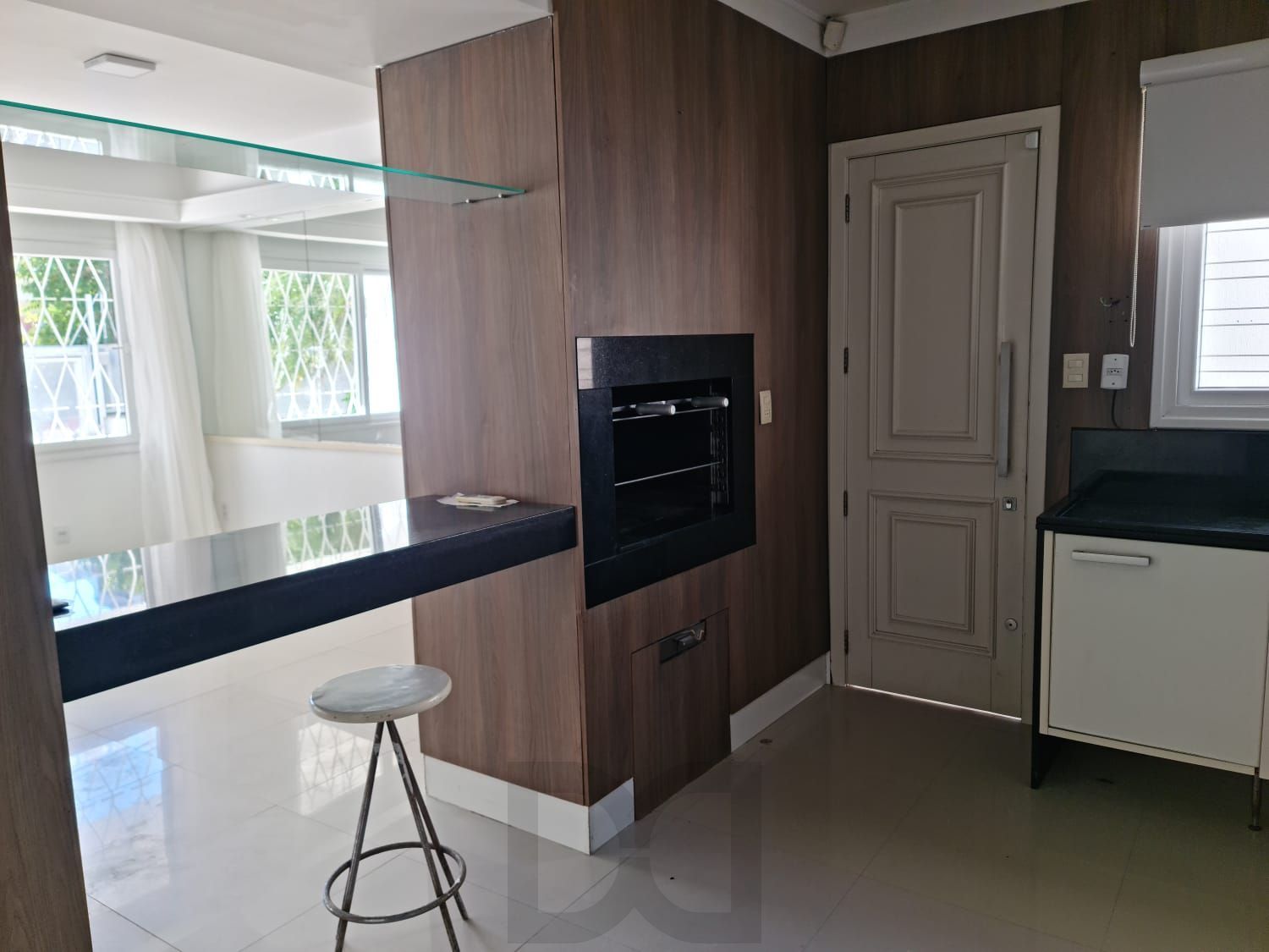Linda casa com 5 dorm sendo 4 suites, 2 churrasqueiras e piscina — foto 6