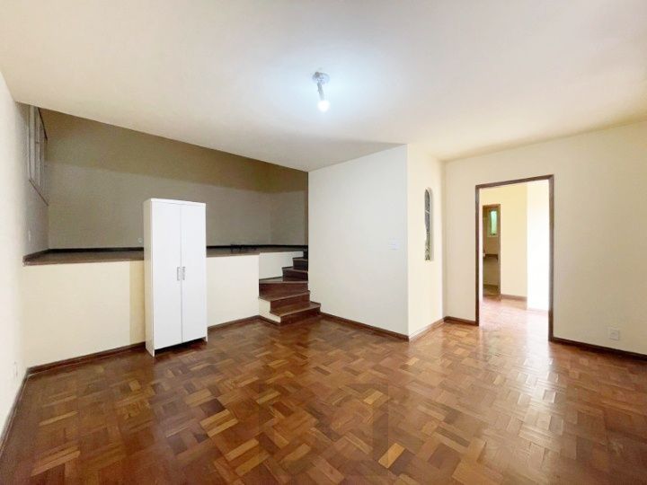 casa com 525 m2 de terreno , casa área construída 395 m2 de área, com 05 dormitorios sendo um suite com banheira — foto 38