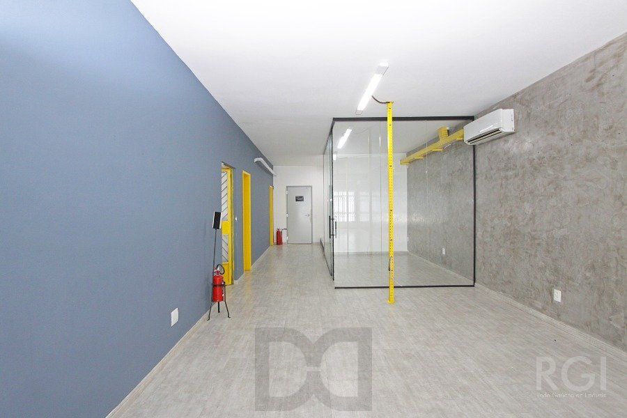 PRÉDIO COMERCIAL PARA SEDE DE EMPRESA COM 400 m² na AVENIDA BAHIA, SÃO GERALDO, JUNTO AO RESTAURANTE KONKA Porto Alegre — foto 6
