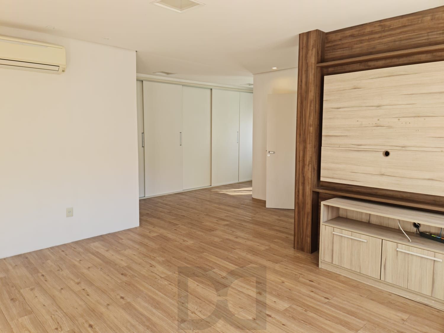 Linda casa com 5 dorm sendo 4 suites, 2 churrasqueiras e piscina — foto 18