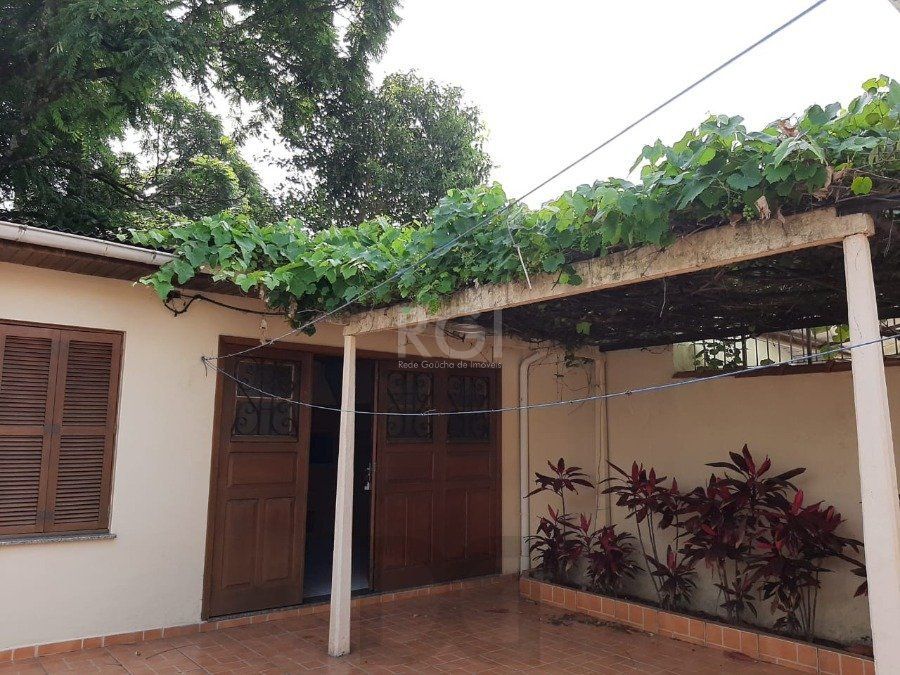 Casa para Venda - 150m², 3 dormitórios, sendo 1 suites, 4 vagas - Floresta — foto 5