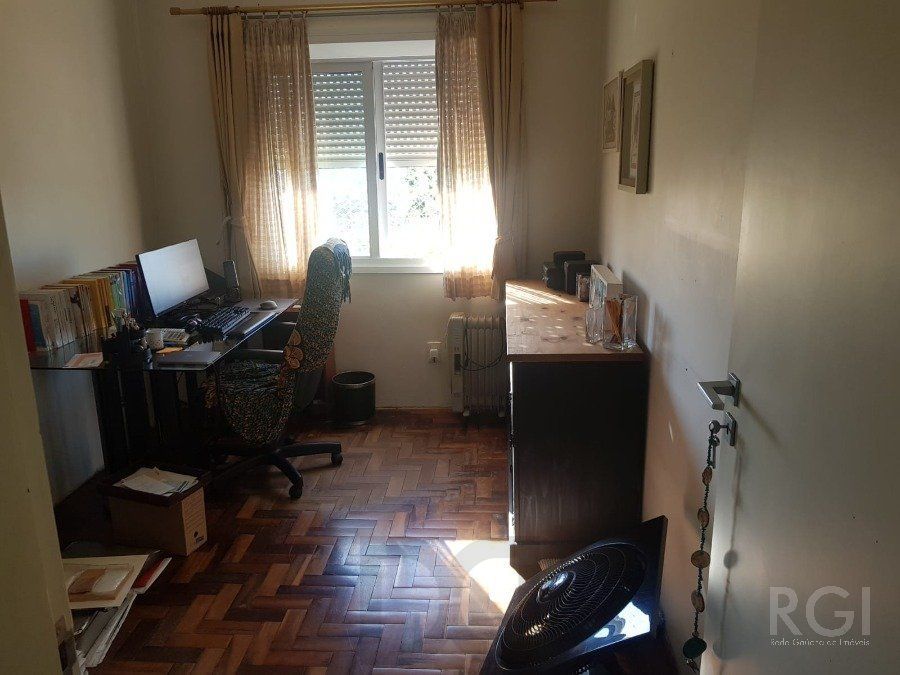 Casa para Venda - 200m², 4 dormitórios, sendo 1 suites, 4 vagas - Santa Tereza — foto 11