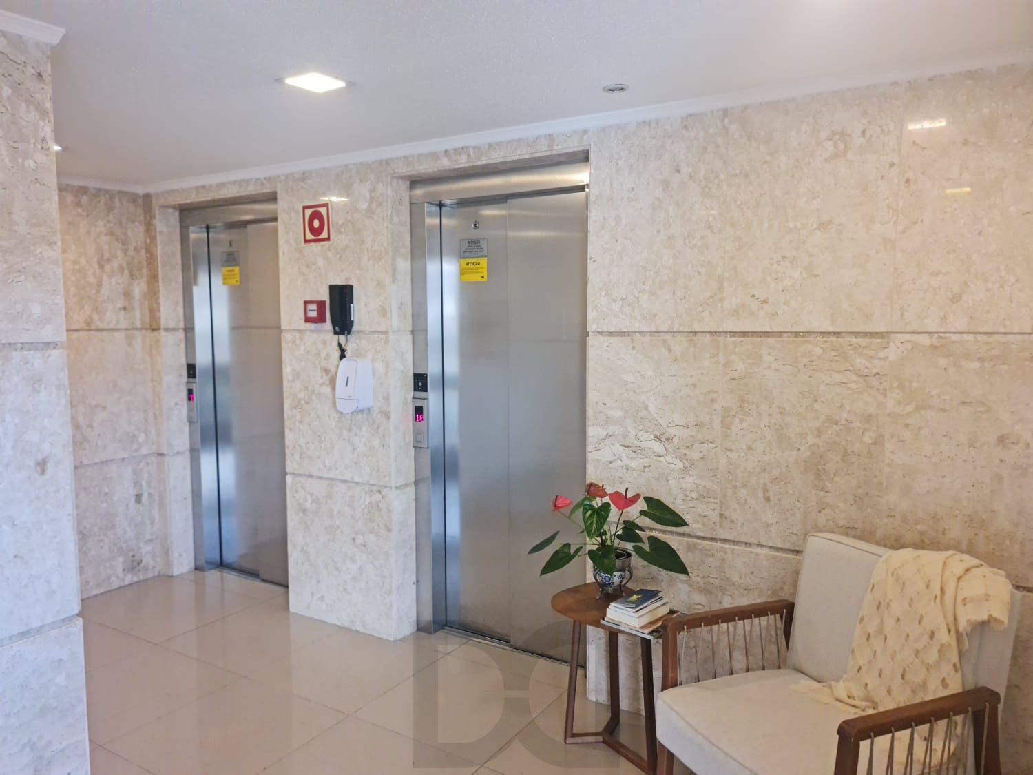 Excelente apartamento 01 dorm com churrasqueira no Jardim Botanico — foto 4