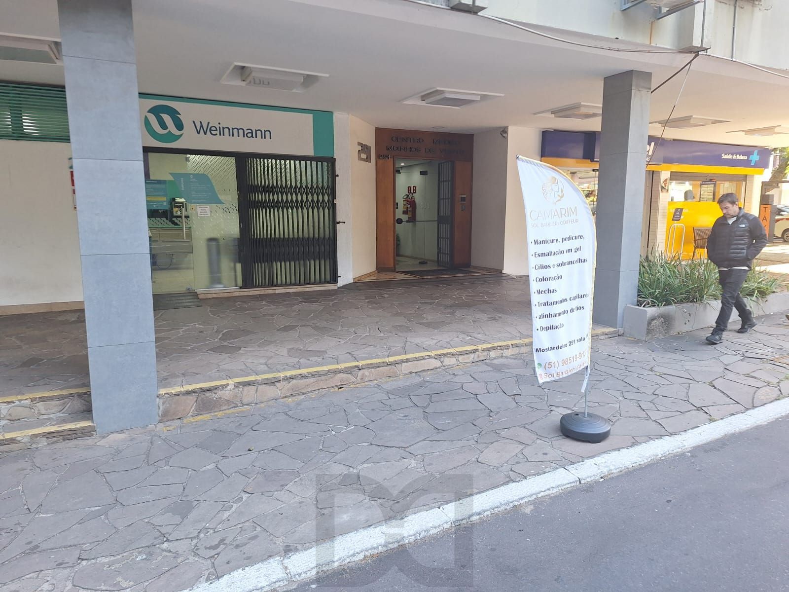 Sala coml. 42,61m2 c/divisórias, Rua Mostardeiro, Independência,R$190 mil — foto 1
