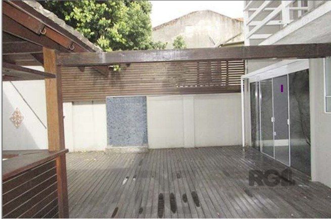 PRÉDIO A VENDA na rua Cairu, Navegantes Porto Alegre RS com aproximadamente 430m², com 2 pavimentos, espaço de estacionamento para 8 veiculos, — foto 27