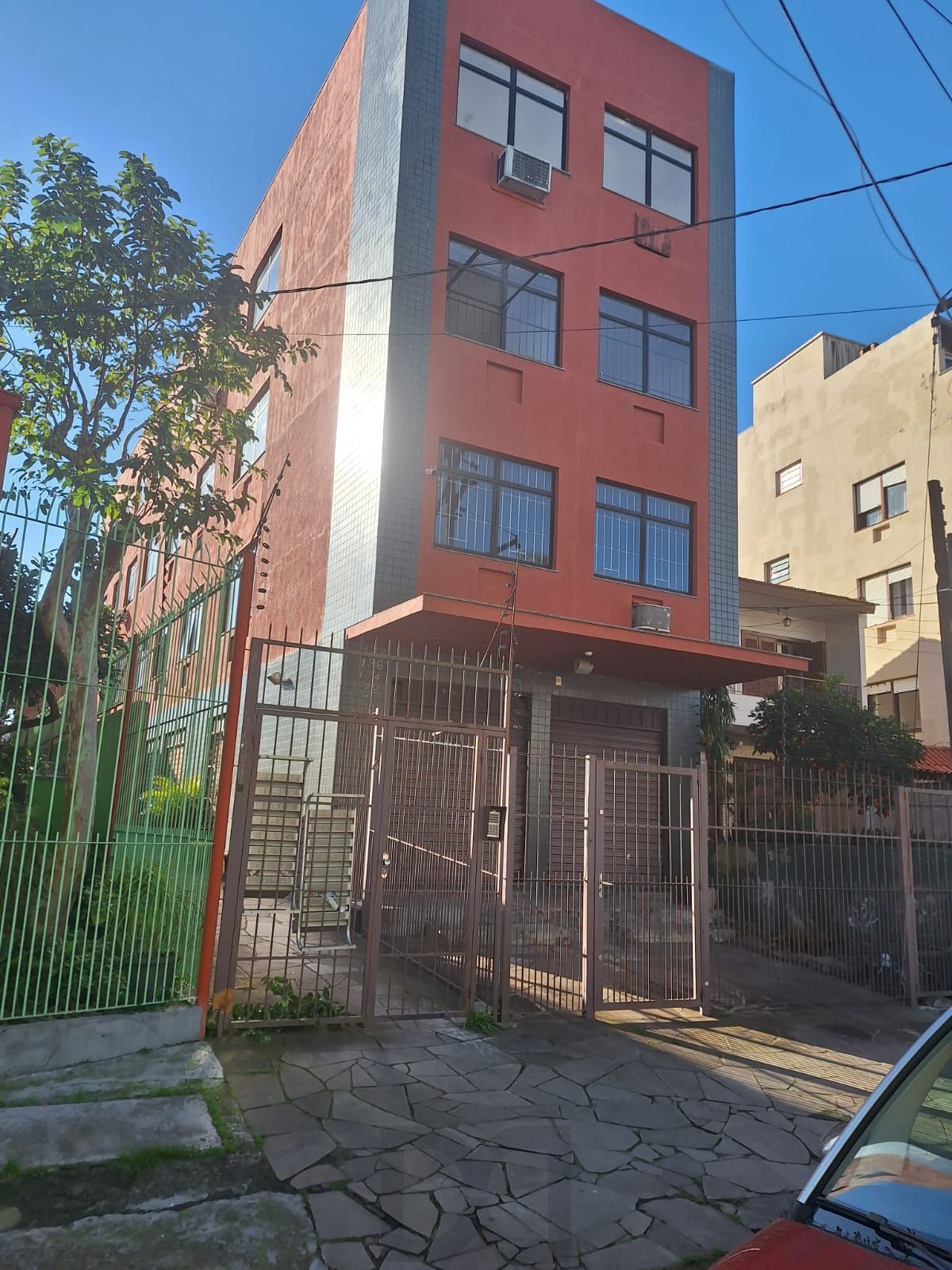 sala comercial na rua Sorocaba, bairro Passo D'areia,com 28,26m2 de área privativa, R$135.000,00 — foto 1