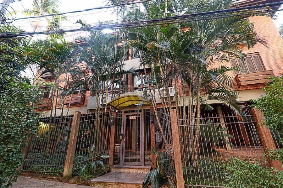 Excelente apartamento de 3 dormitórios , uma suíte , próximo ao Grêmio Náutico União de Petrópolis, — foto 2