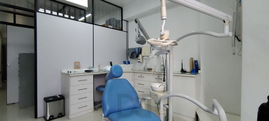 Sala comercial na Av. Cristovão Colombo, medindo 53,16 m² privativos — foto 4