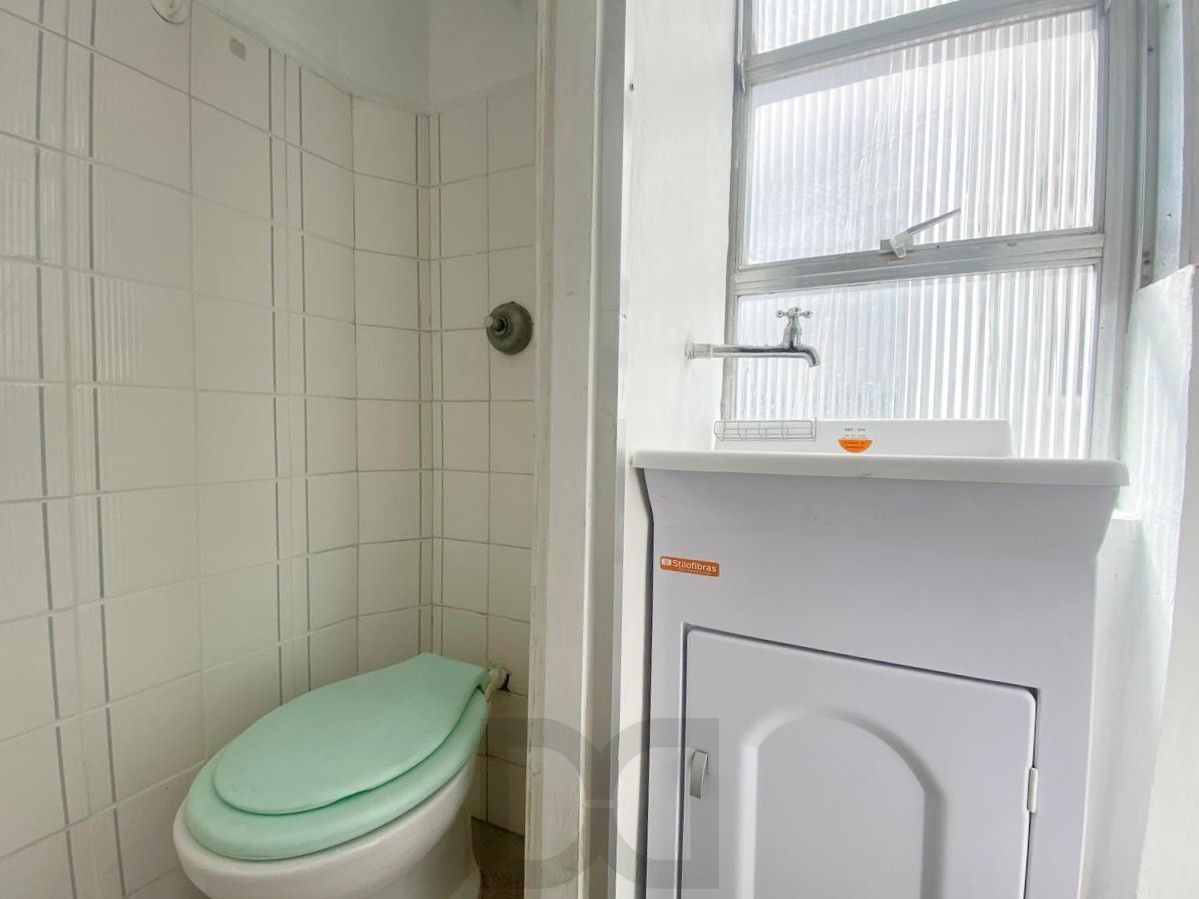 Apartamento reformado de 3 dormitórios transformado em 2 perto da Redenção — foto 14