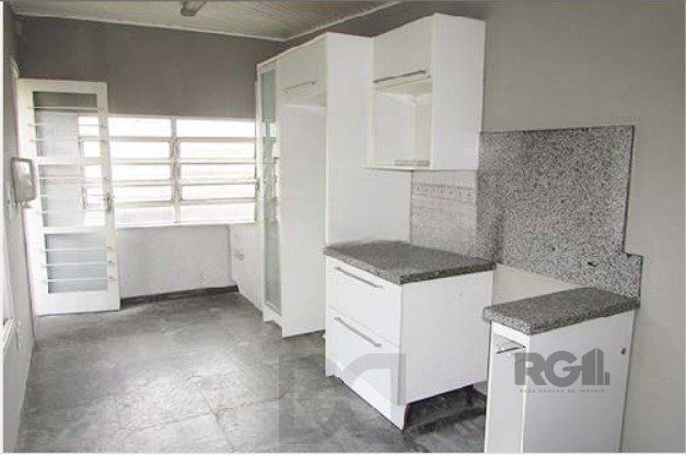 PRÉDIO A VENDA na rua Cairu, Navegantes Porto Alegre RS com aproximadamente 430m², com 2 pavimentos, espaço de estacionamento para 8 veiculos, — foto 22