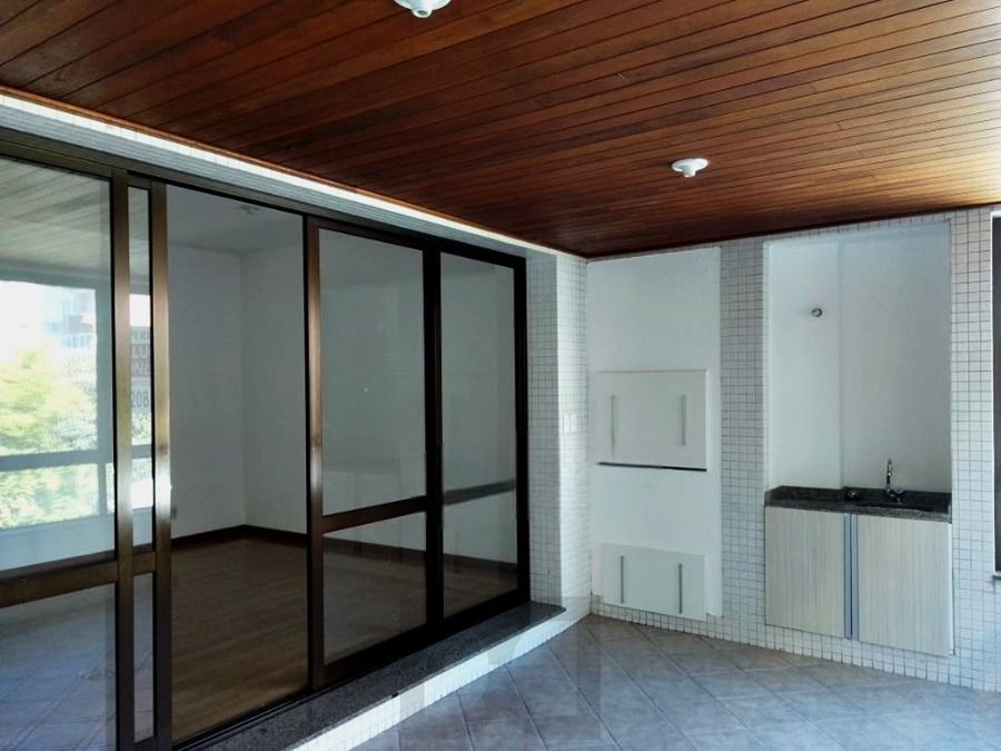 Excelente apartamento de 2 dormitórios, no bairro Moinhos de Vento, com 105 m² de área privativa, 2 suítes — foto 3