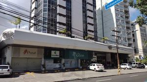LOJA TÉRREA NA GALERIA QUINTA AVENIDA CENTER, Bairro Moinhos ,45,38 m2 com mezanino com vaga de garagem. — foto 1