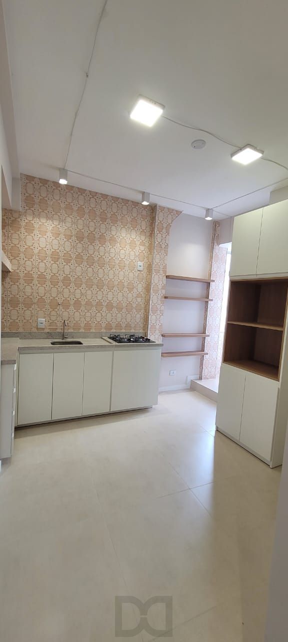 Venda apartamento totalmente reformado, 3 dormitórios living amplo, ótima iluminação, lareira ecológica, centro histórico — foto 28