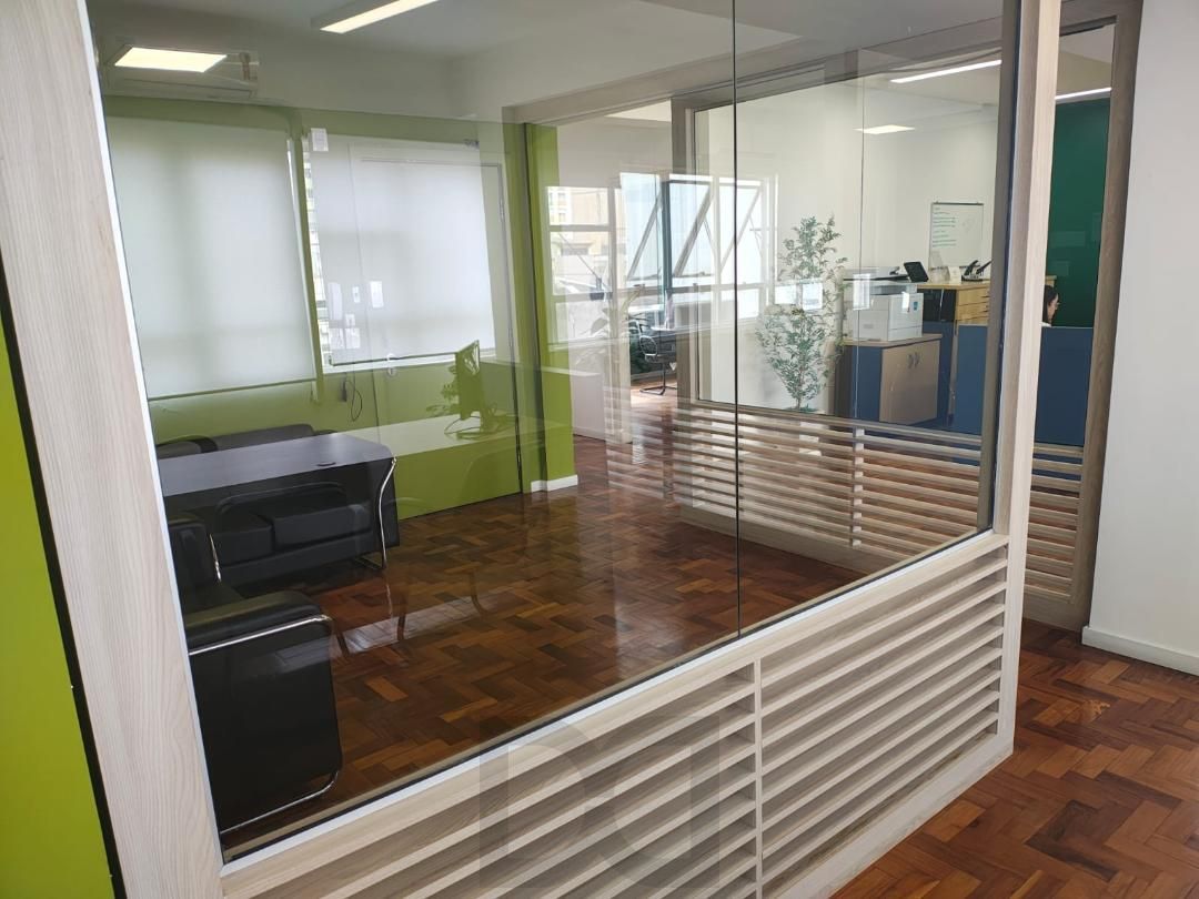 Excelente conjunto/sala separadas em sala 1001 e sala 1002 com 123, 68 m2 privativo cada sala (247,36m2 total das duas) 02 banheiro, 02 copas. Rua Andrade Neves. — foto 21