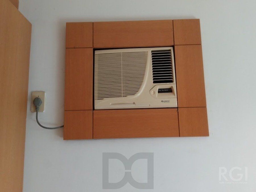 VENDO APARTAMENTO UM DORMITORIO BOM FIM ELEVADOR 1 VAGA — foto 16