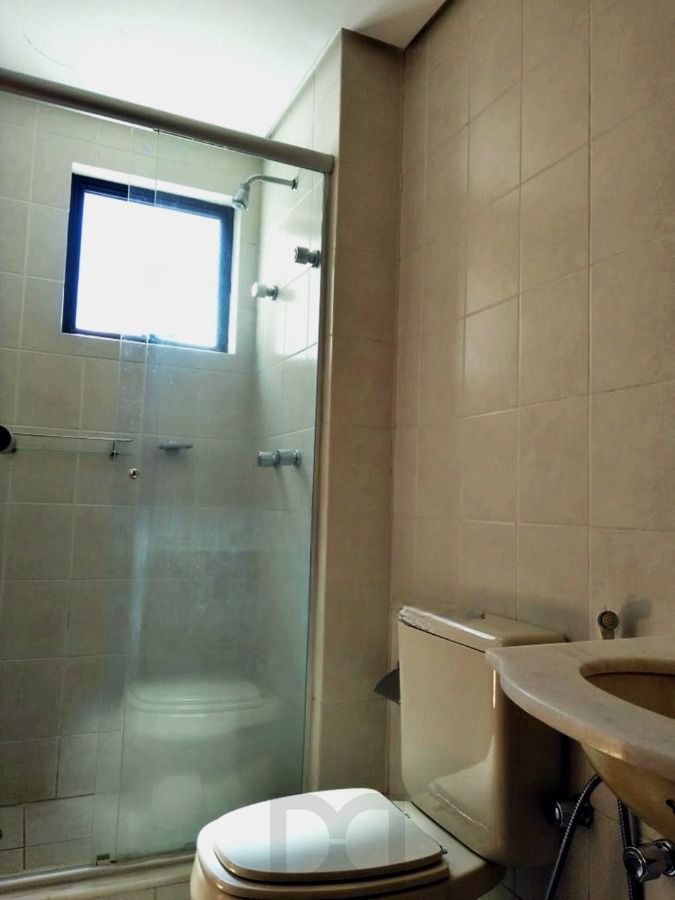 Excelente apartamento de 2 dormitórios, no bairro Moinhos de Vento, com 105 m² de área privativa, 2 suítes — foto 17