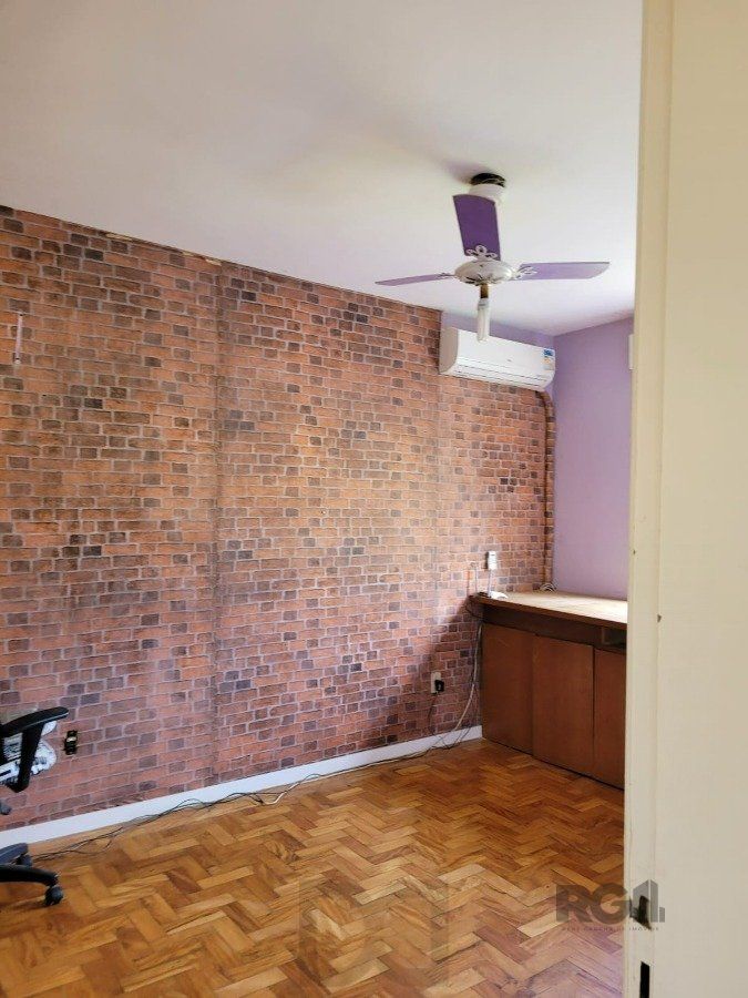Apartamento 2 dormitórios com vaga no Bairro Cristal. — foto 23