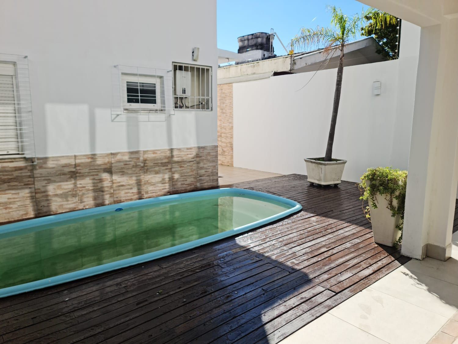 Linda casa com 5 dorm sendo 4 suites, 2 churrasqueiras e piscina — foto 35